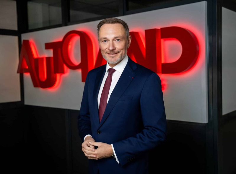 Autoland en Lindner zetten koers naar digitale automotive. TransConnect verbindt de keten